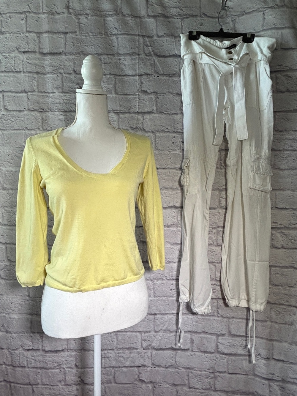 Moda Buttery Soft Yellow Silk Blend Lightweight Scoop Neck Sweater - Picture 6 of 6